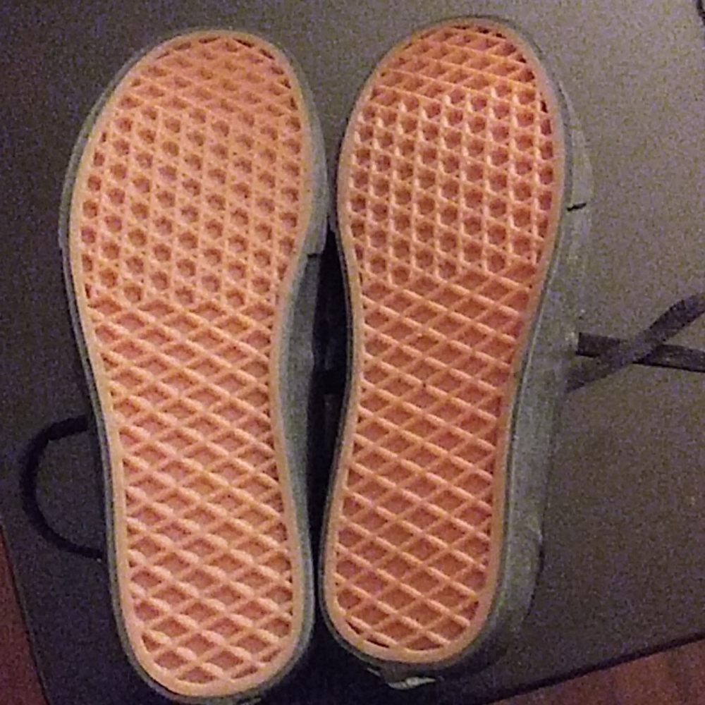 Sneakers - Picture 3 of 6